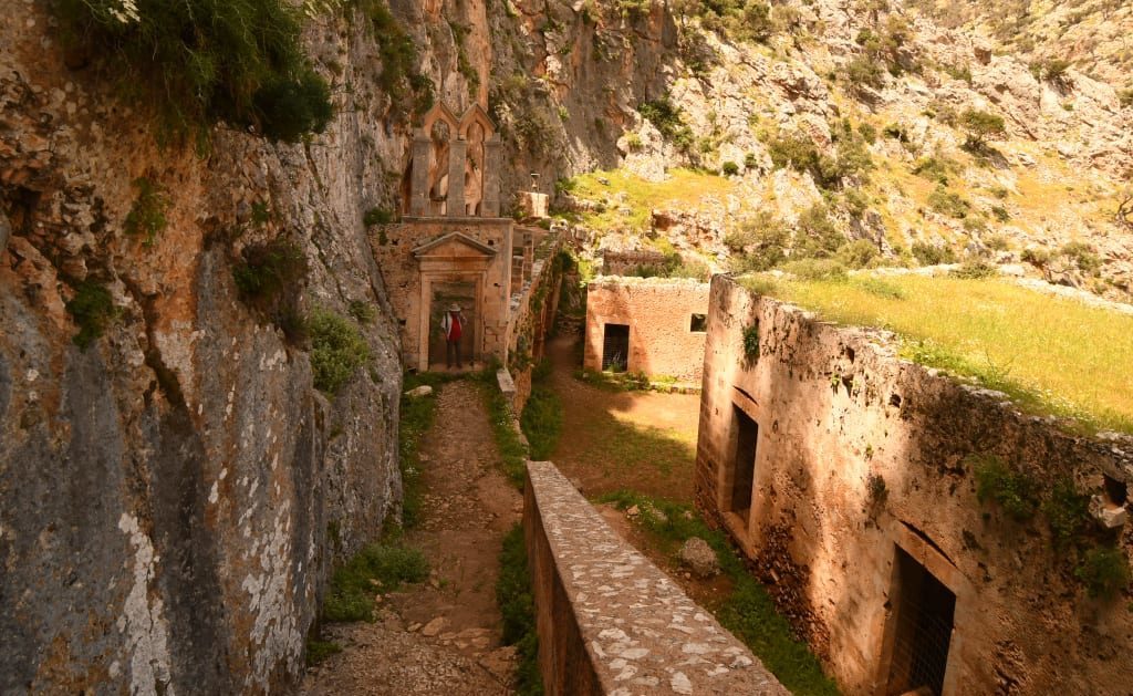 Ruinen eines historischen Gebäudes auf Kreta