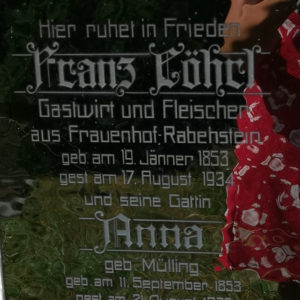 Grabstein mit deutscher Inschrift in Tschechien