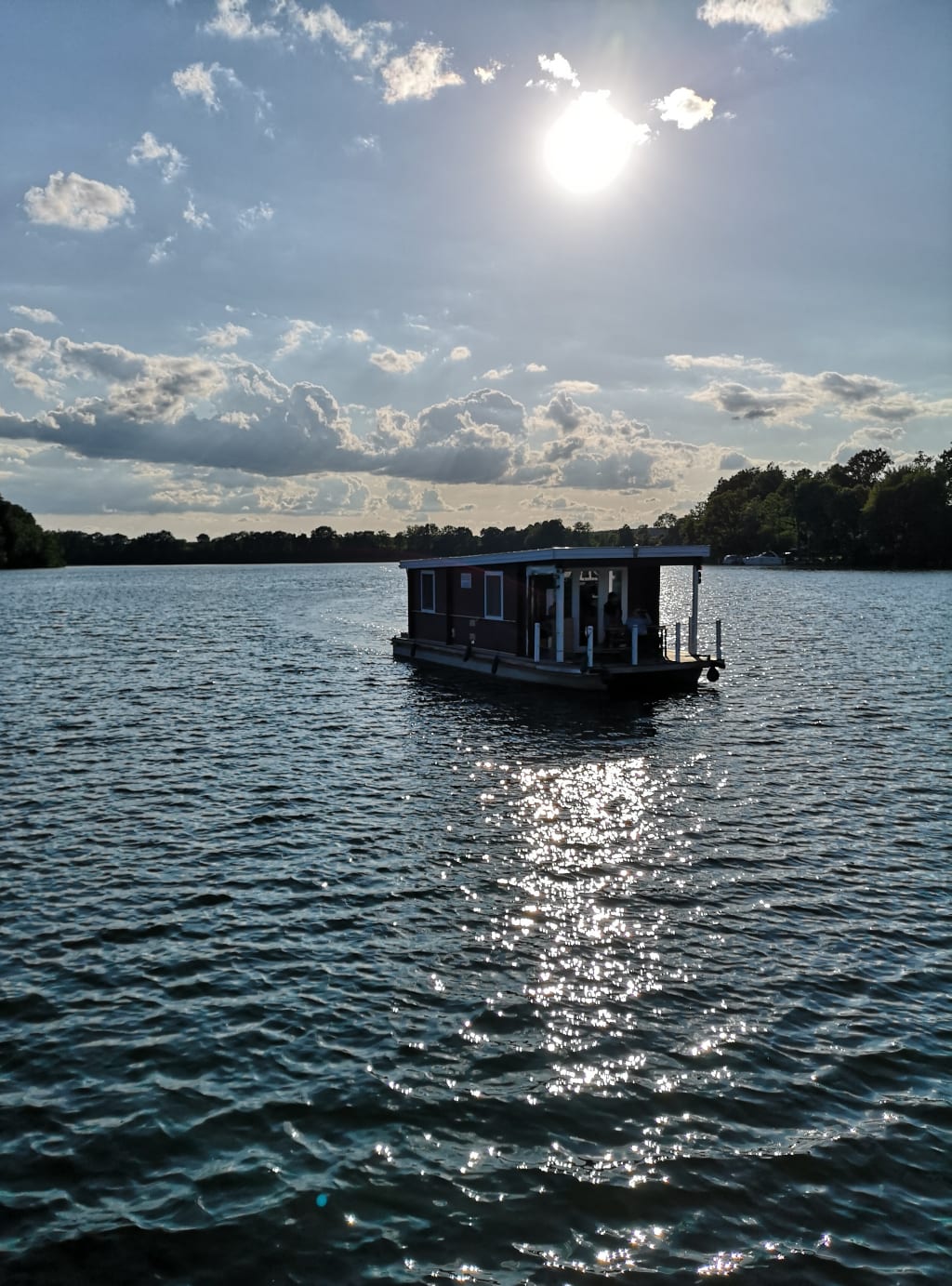 Hausboot auf einem See