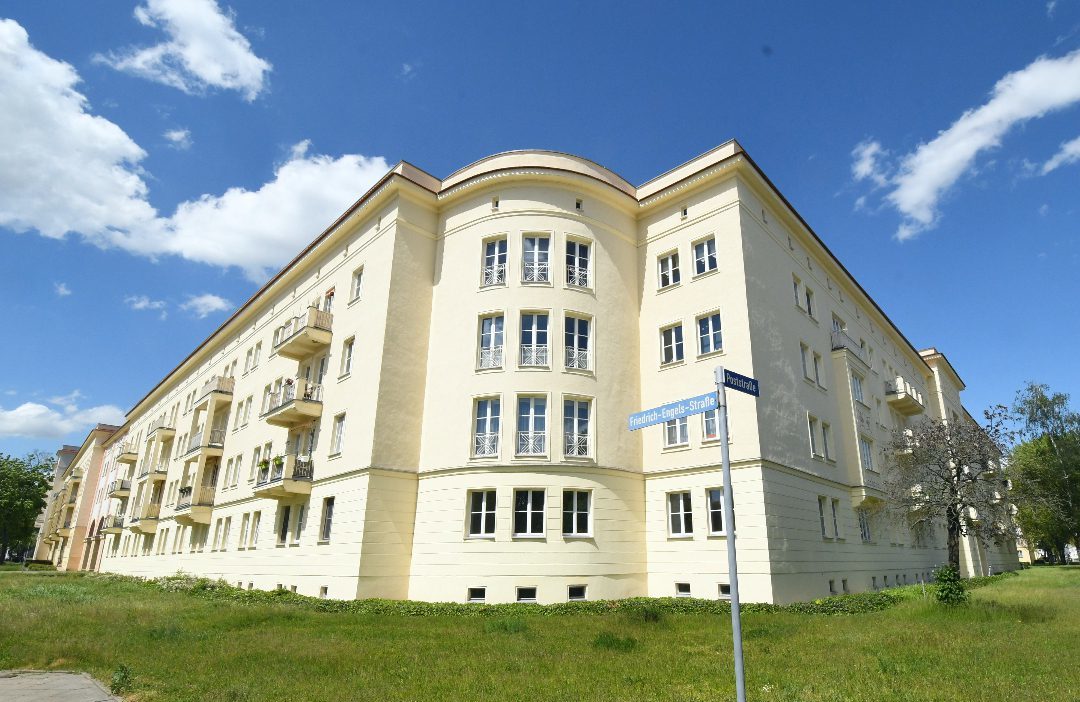 Weißer Wohnpalast Friedrich-Engels-Straße