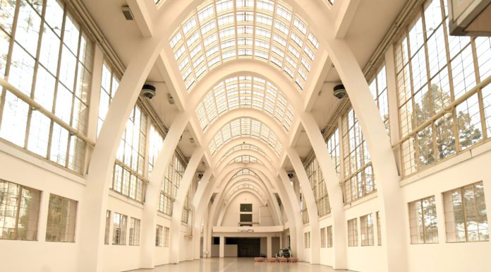 Mährische Moderne: Funktionalistische Architektur in Brünn Funktionalistischer Pavillon mit Rundbögen