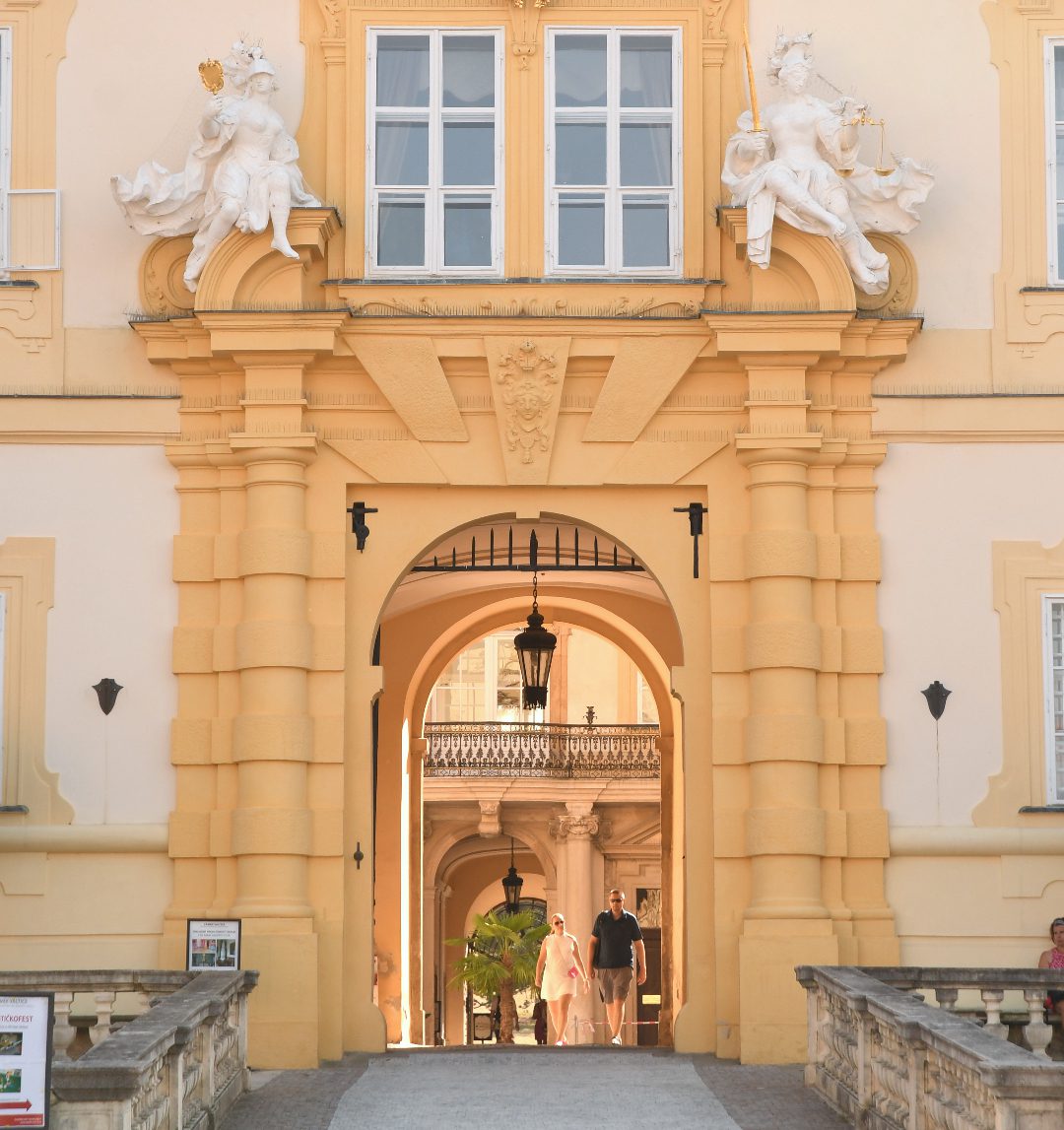 Toreingang eines Schlosses