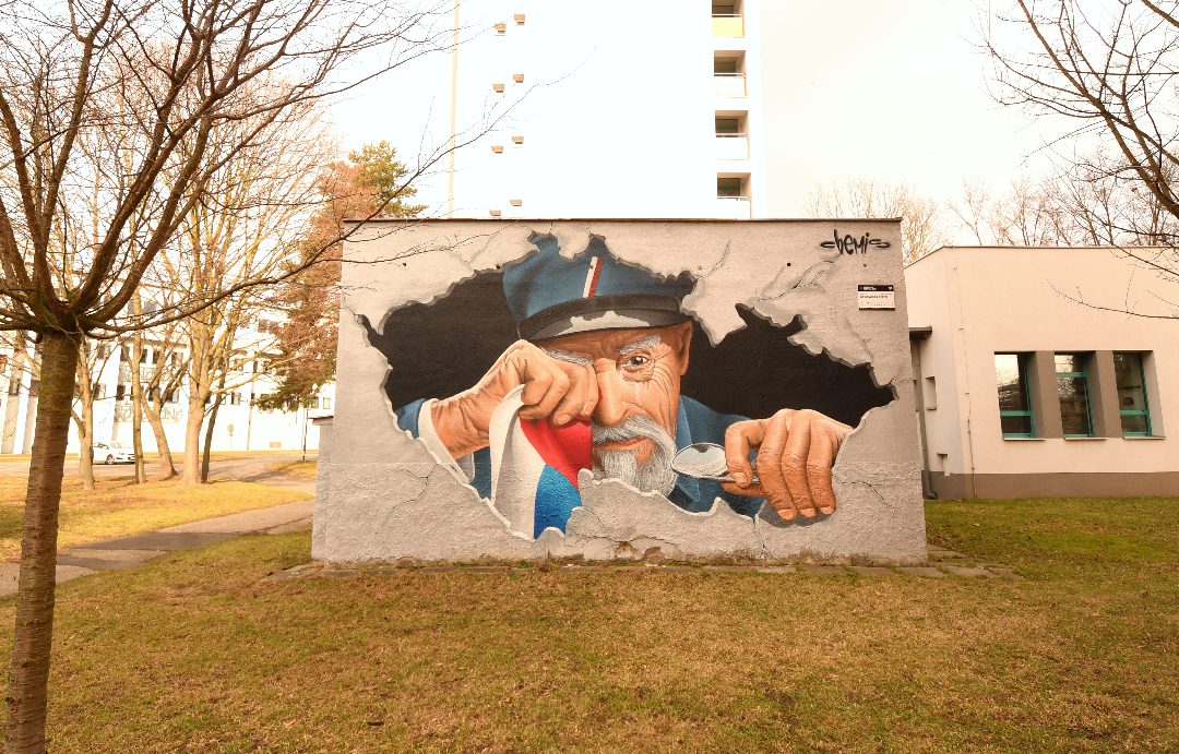 Mural Mann mit Kappe und Spitzbart weint