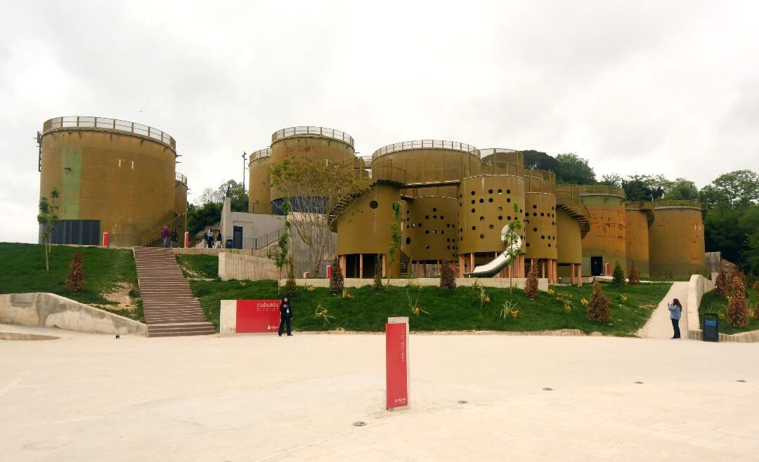 Braune Silos