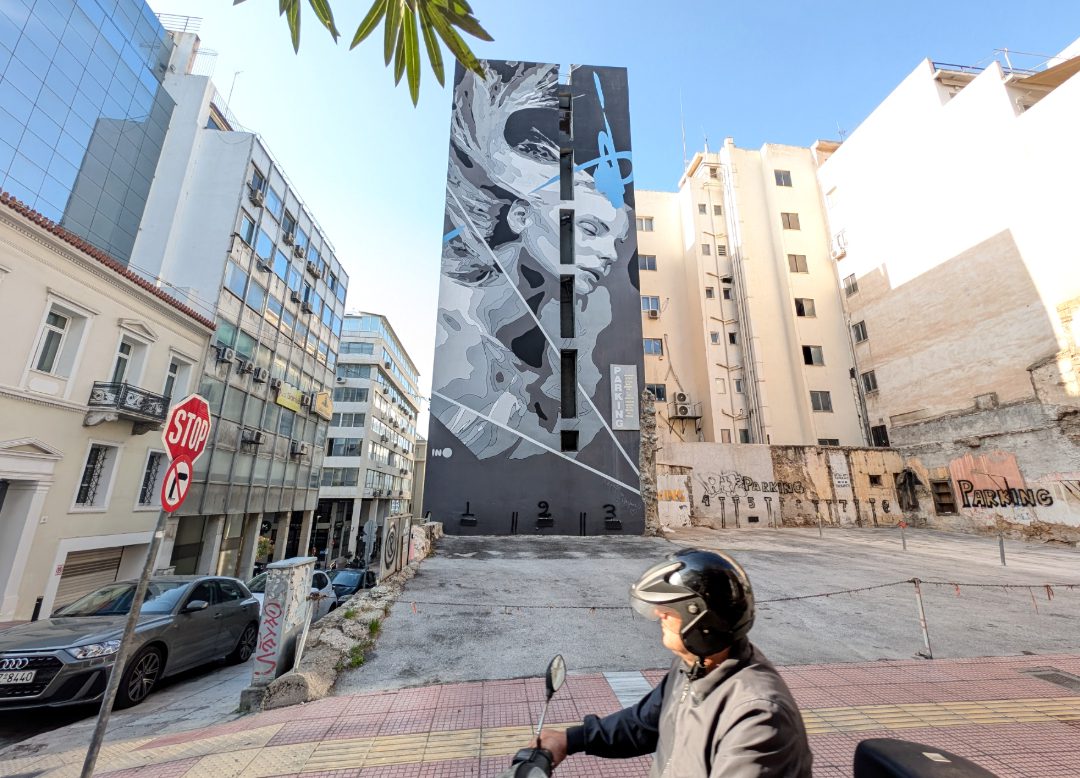 Schwarz-weißes Mural mit Mädchen