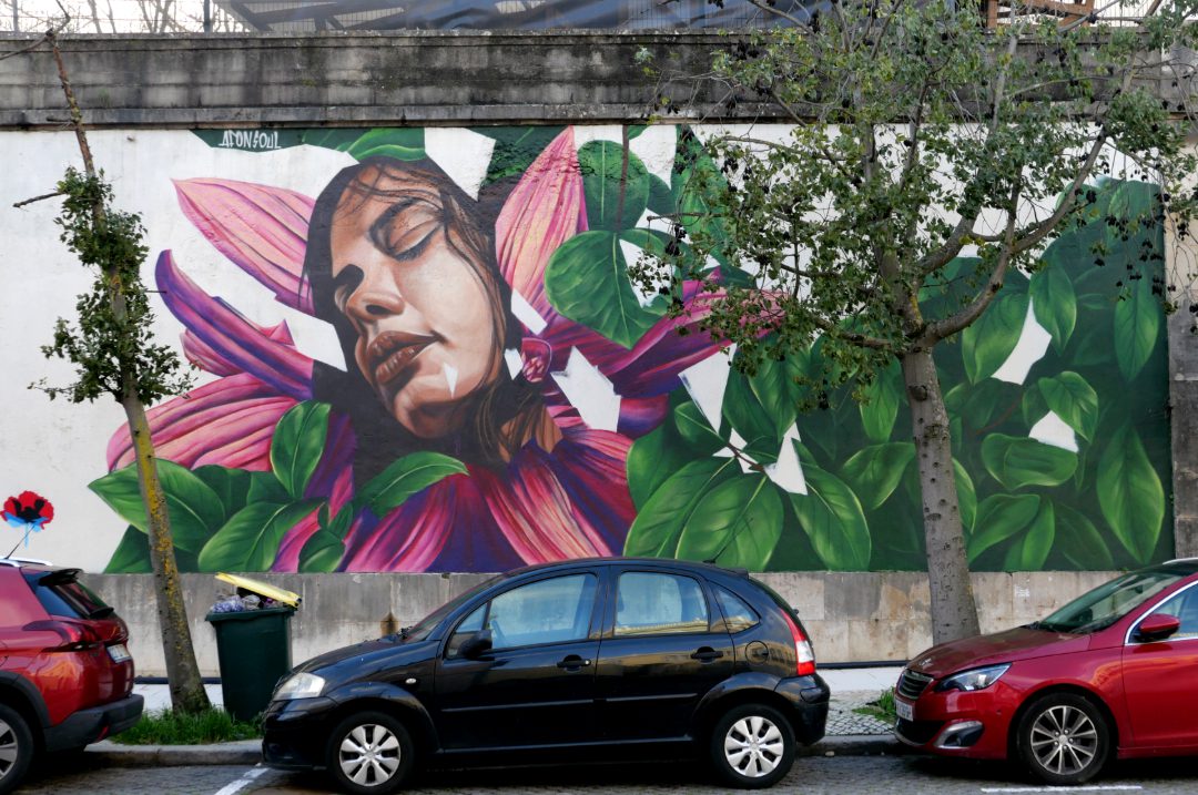 Mural Mädchen mit Blumen