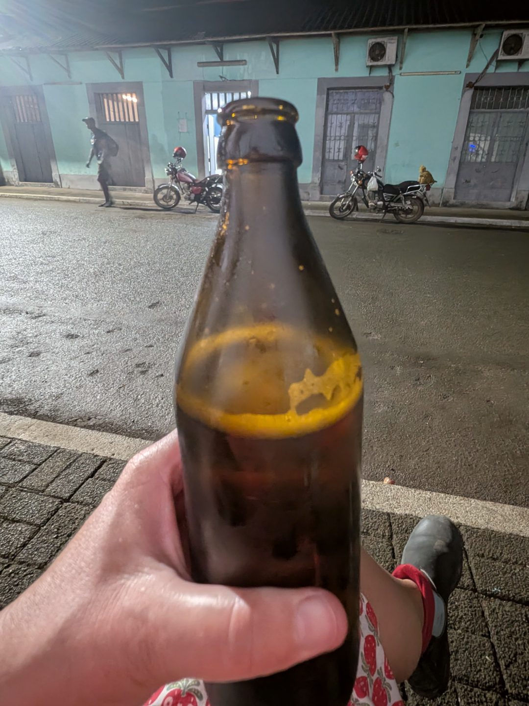 Braune Bierflasche ohne Etikett